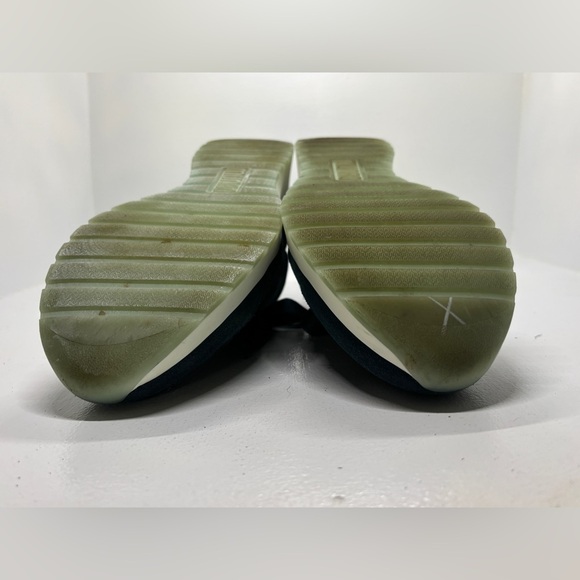 MUNRO Monique Suede Sneaker In Denim Suede Combo women’s size 11 - Picture 13 of 13